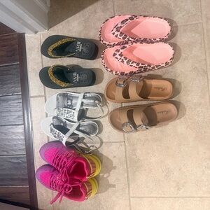Lot of 5 pairs of shoes. Womens size 5 /36-37